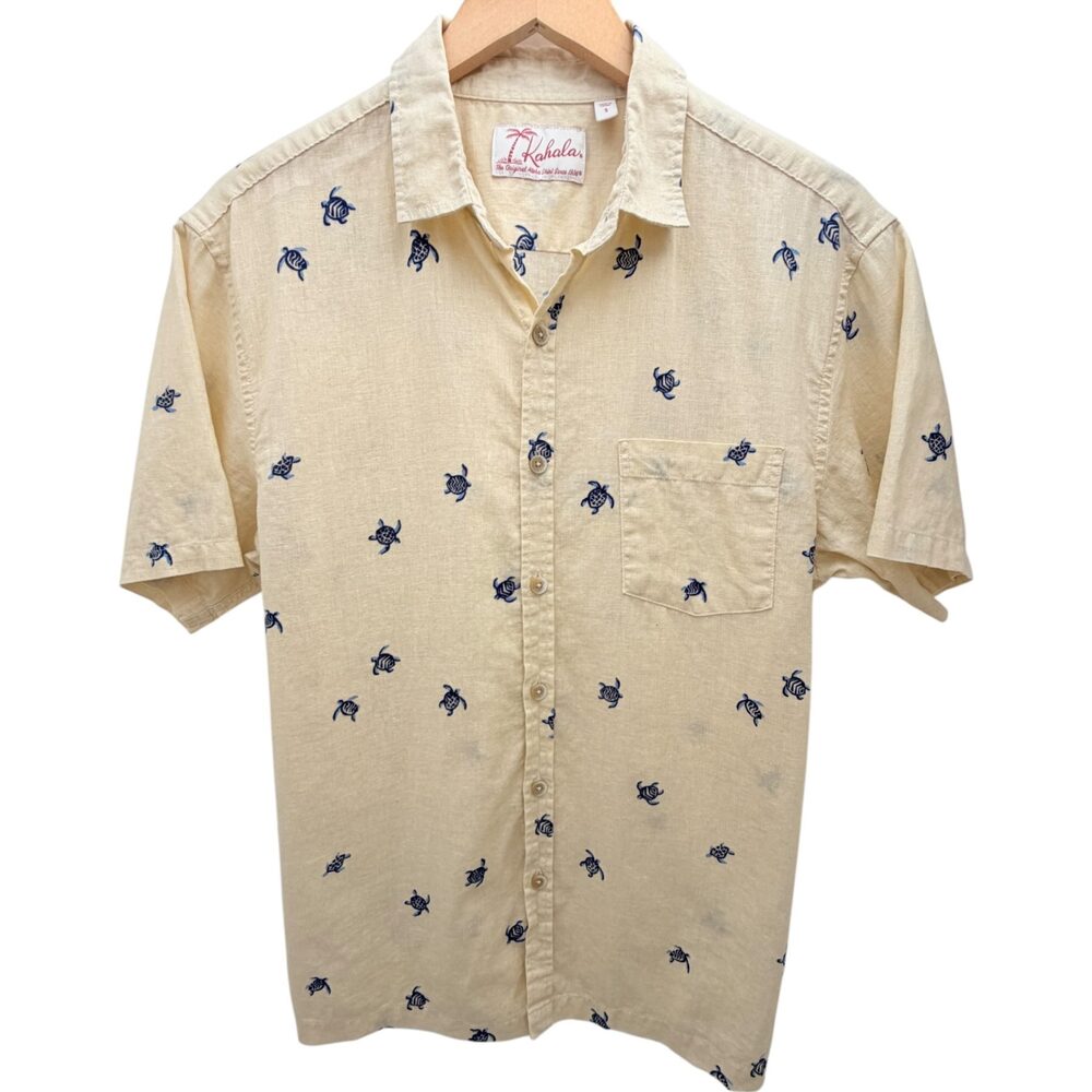 Kahala Beige Chest pocket; turtle motif Graphic Button-Up Collared Men's Small